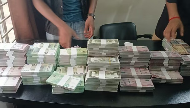 বহদ্দারহাটের ফ্ল্যাট থেকে ডলার, ইউরো, রিয়াল, দিরহামসহ ২০ কোটি টাকার জাল মুদ্রা জব্দ